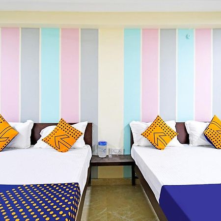 Spot On 67472 Anant Palace Hotel Raj Nandgaon Exterior photo