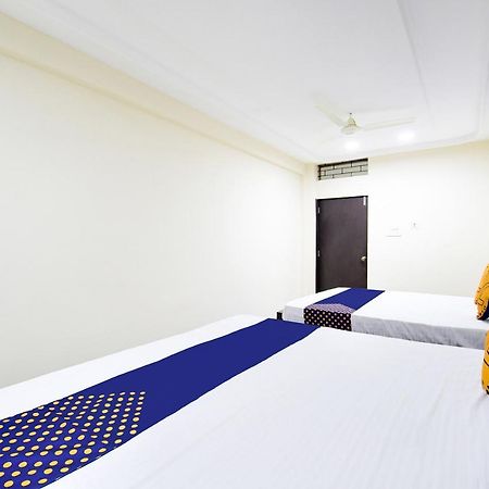 Spot On 67472 Anant Palace Hotel Raj Nandgaon Exterior photo