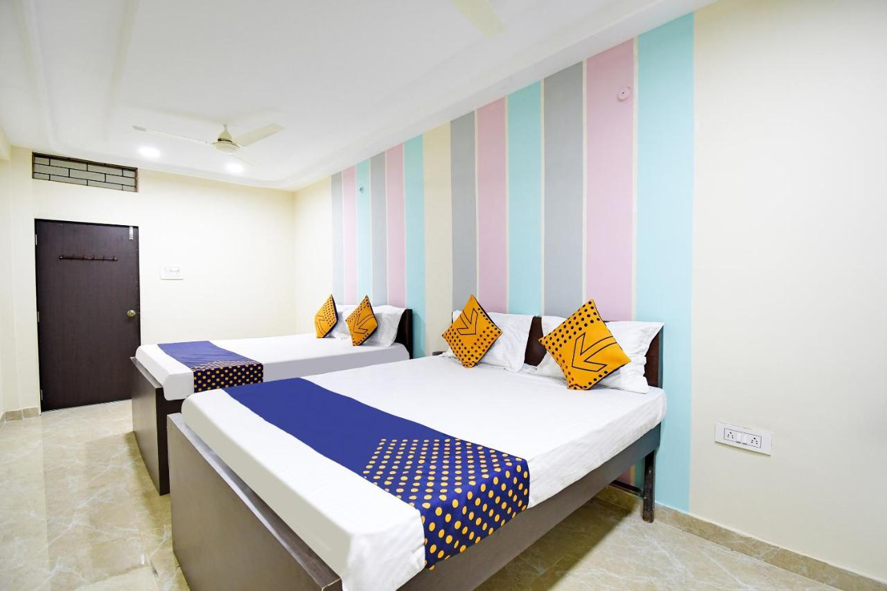 Spot On 67472 Anant Palace Hotel Raj Nandgaon Exterior photo