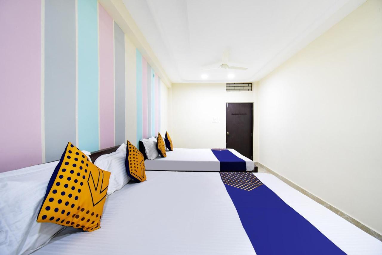 Spot On 67472 Anant Palace Hotel Raj Nandgaon Exterior photo