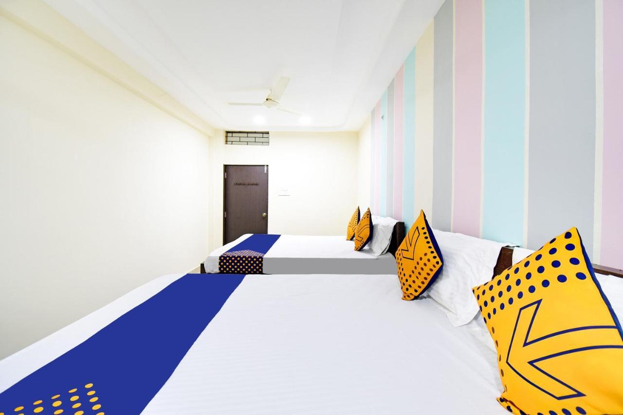 Spot On 67472 Anant Palace Hotel Raj Nandgaon Exterior photo