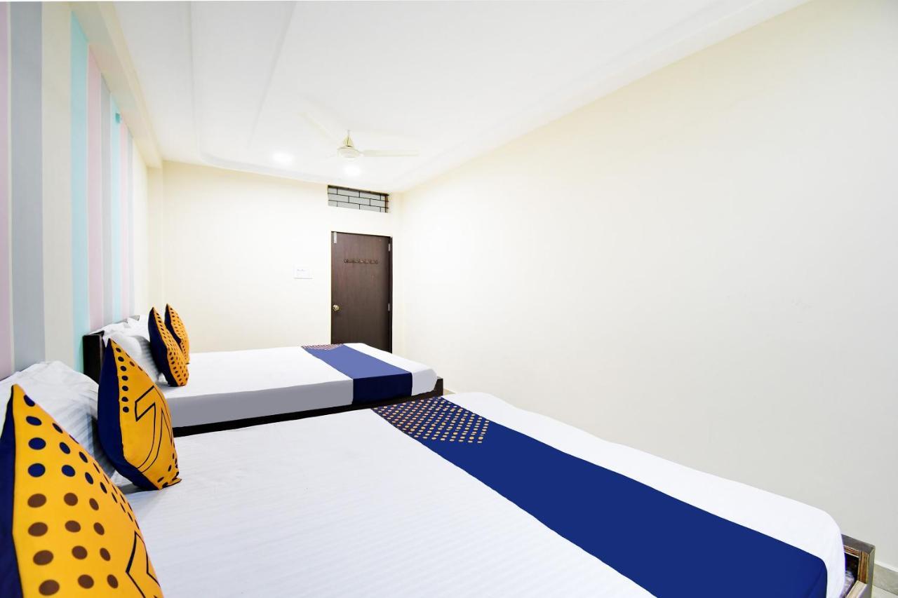Spot On 67472 Anant Palace Hotel Raj Nandgaon Exterior photo