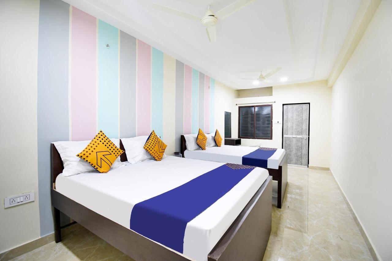 Spot On 67472 Anant Palace Hotel Raj Nandgaon Room photo