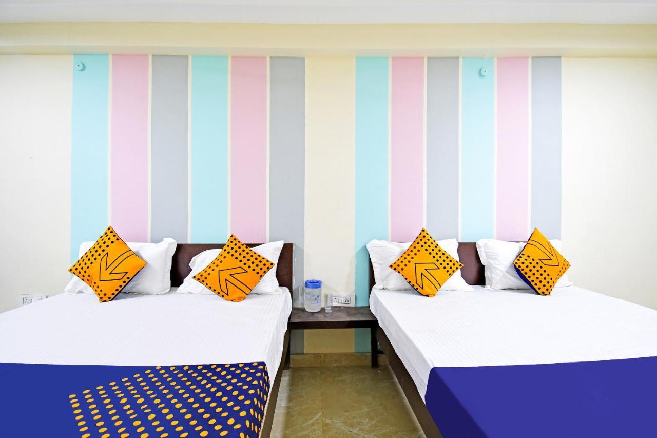 Spot On 67472 Anant Palace Hotel Raj Nandgaon Exterior photo