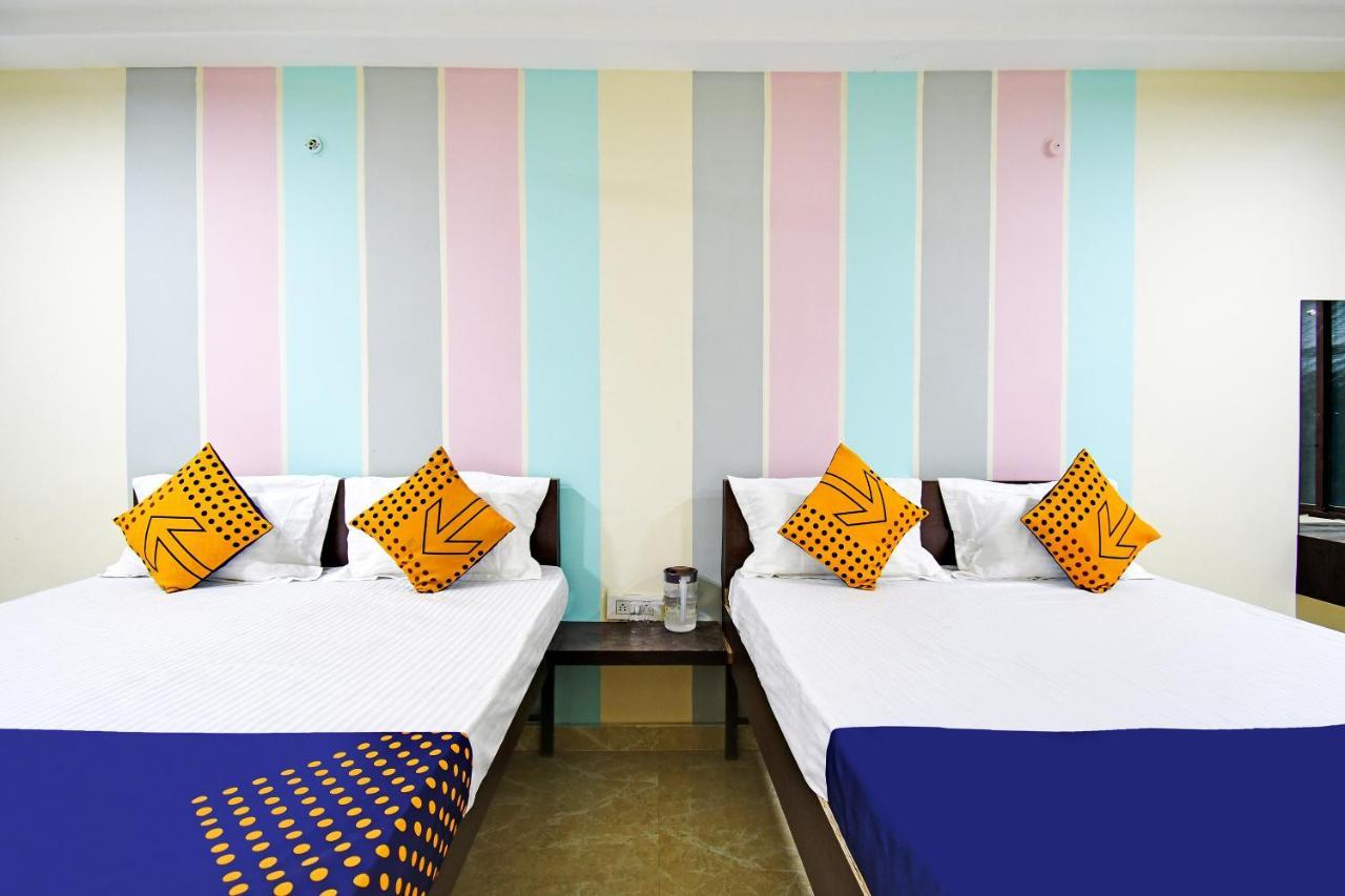 Spot On 67472 Anant Palace Hotel Raj Nandgaon Exterior photo